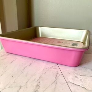 Paris Hilton Nonstick Carbon Steel  9-Inch Square Cake Pan